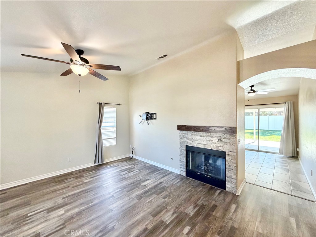 31285 Hamburg Circle Property Photo 6