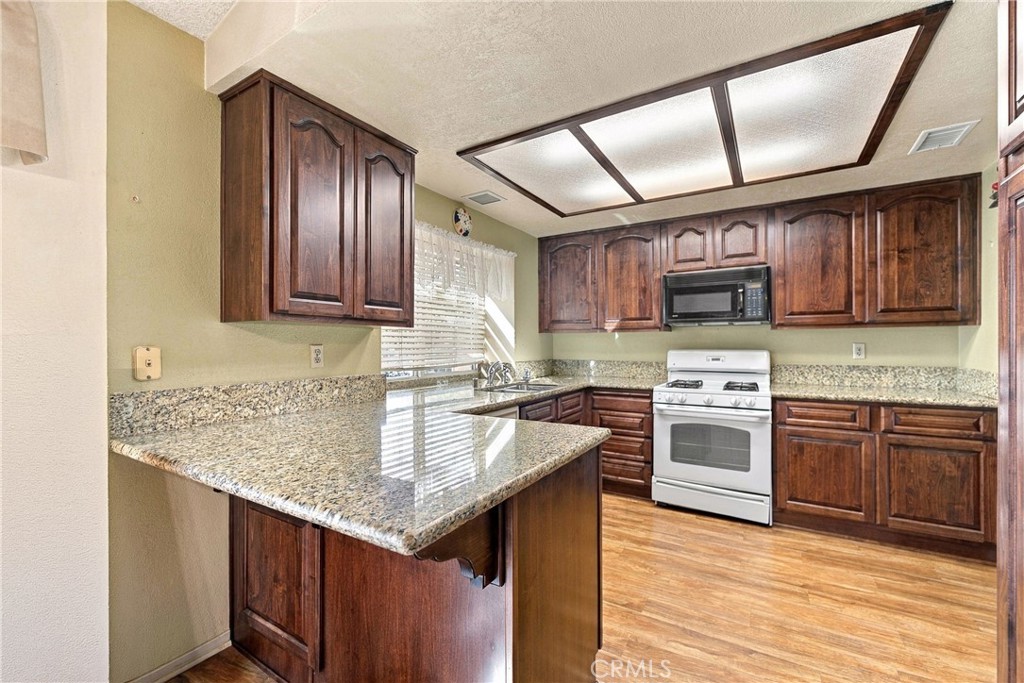 21465 Walnut Property Photo 15