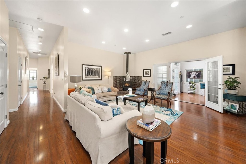 23711 California Avenue Property Photo 8