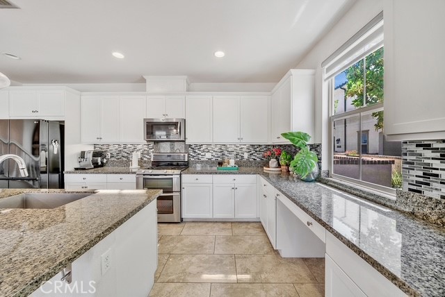 809 El Paseo Property Photo 4