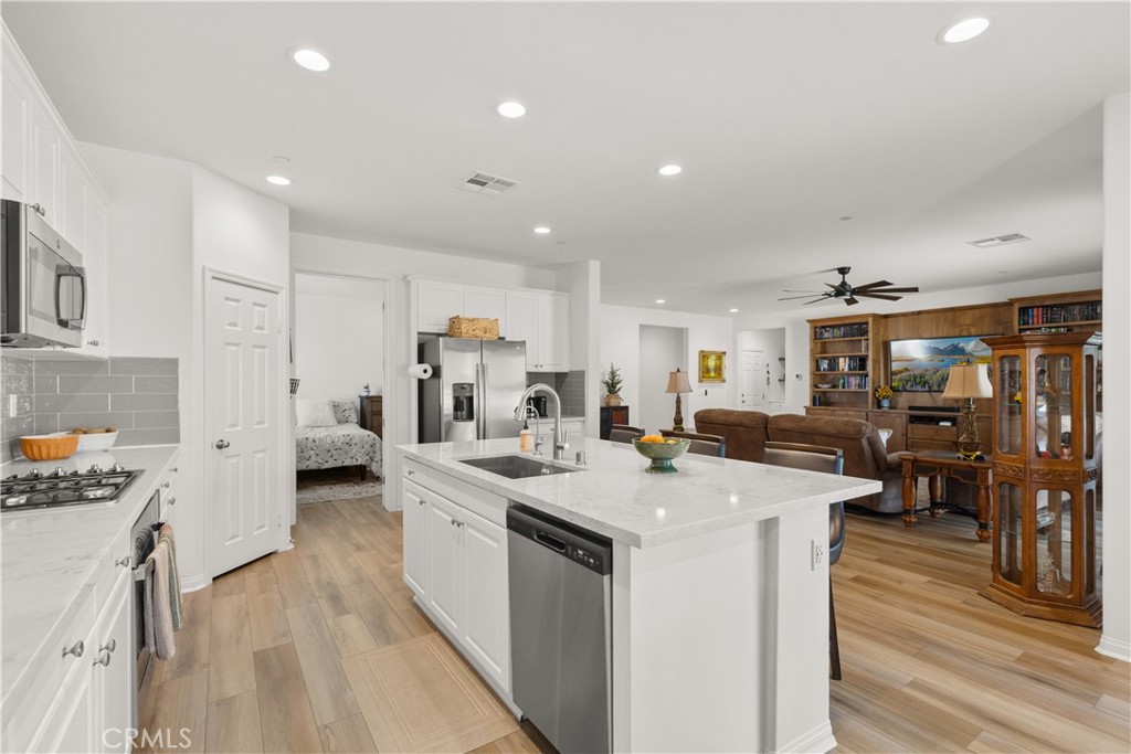 30290 Roebuck Court Property Photo 6