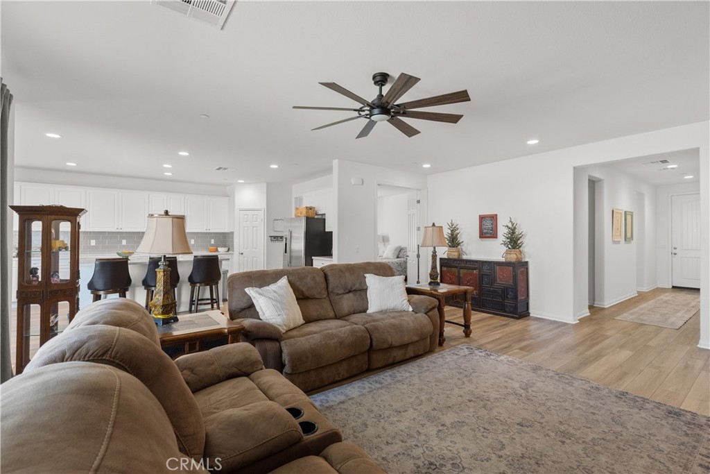 30290 Roebuck Court Property Photo 9