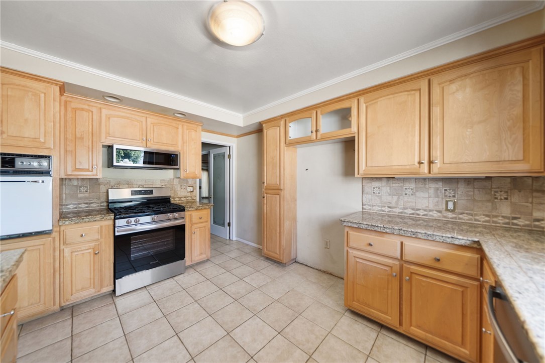 1330 Eaton Property Photo 12
