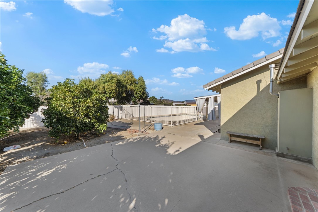 1330 Eaton Property Photo 27