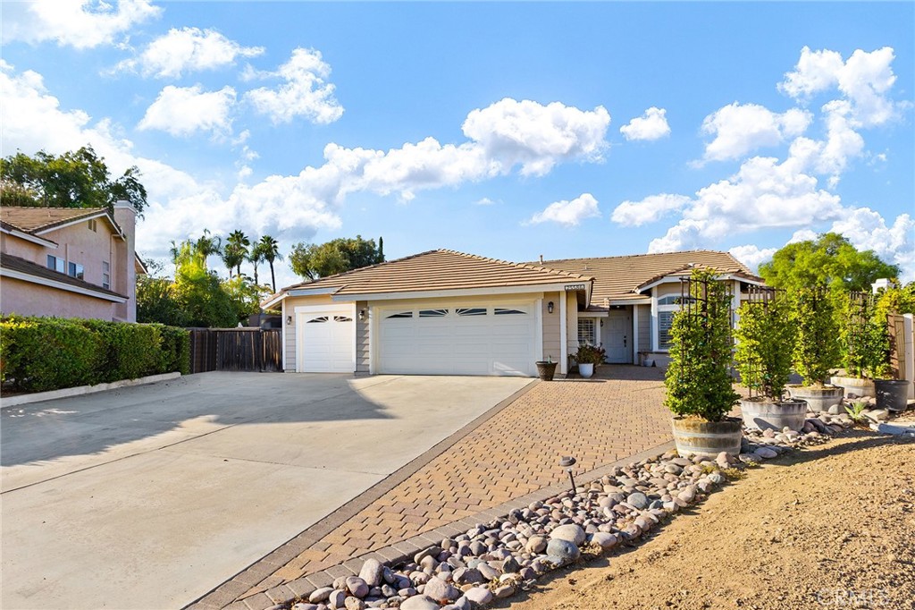 25586 Corte Colina Property Photo 3