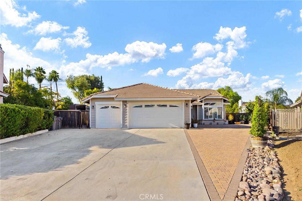 25586 Corte Colina Property Photo 4