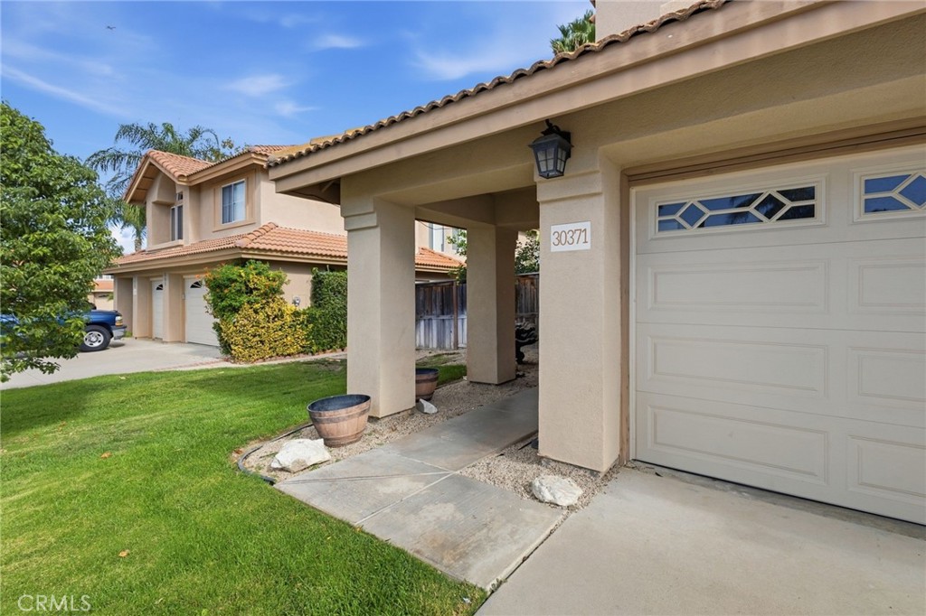 30371 Falcon Point Ct Property Photo 4