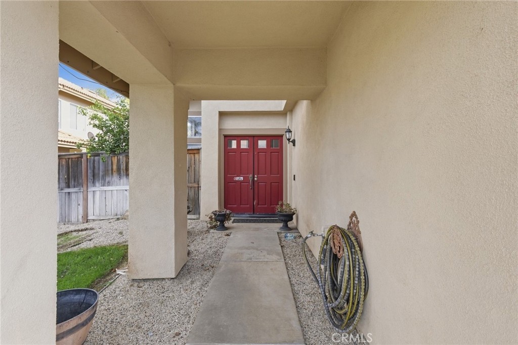 30371 Falcon Point Ct Property Photo 5