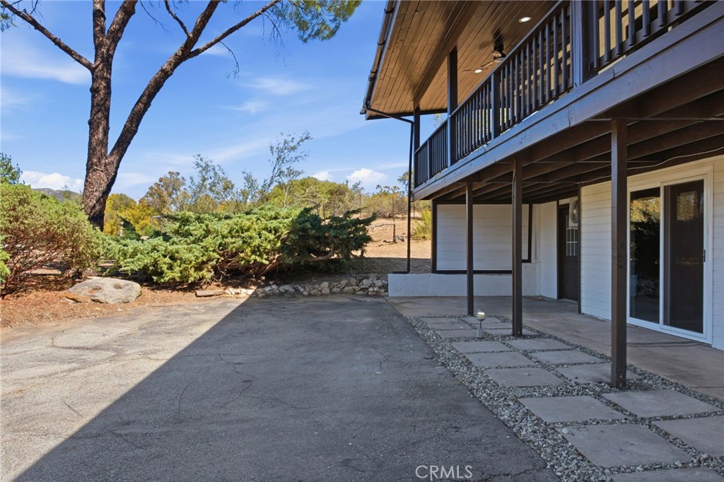 38080 Ribbonwood Lane Property Photo 5