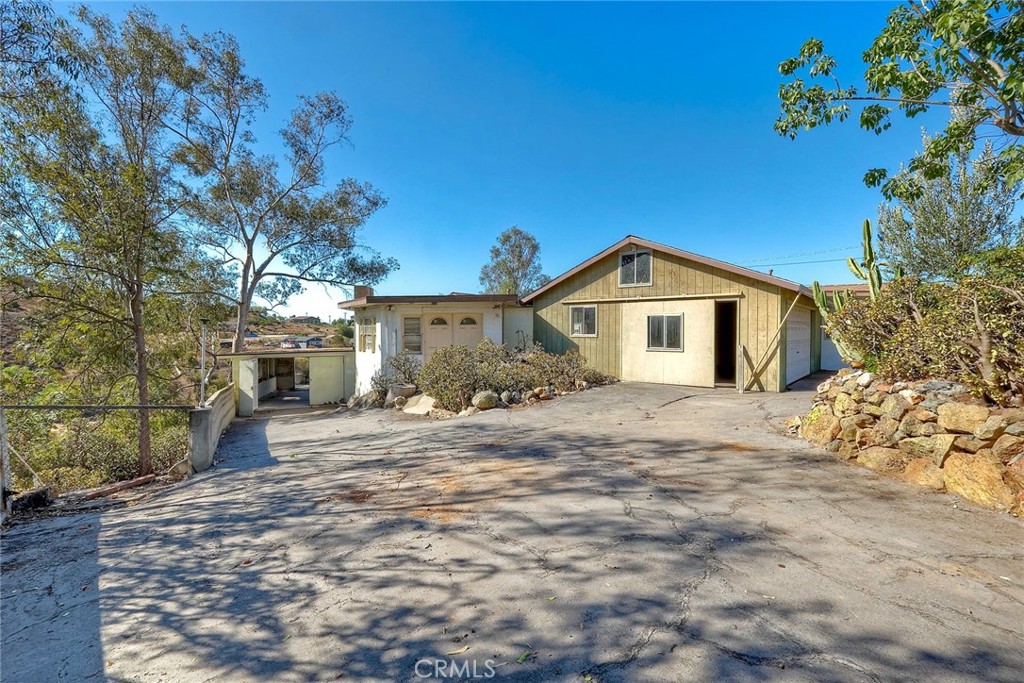 9377 Crest Property Photo 2