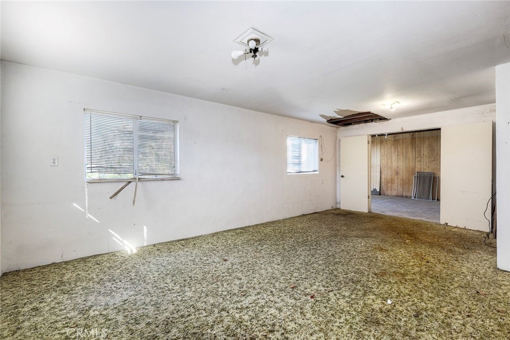 9377 Crest Property Photo 15