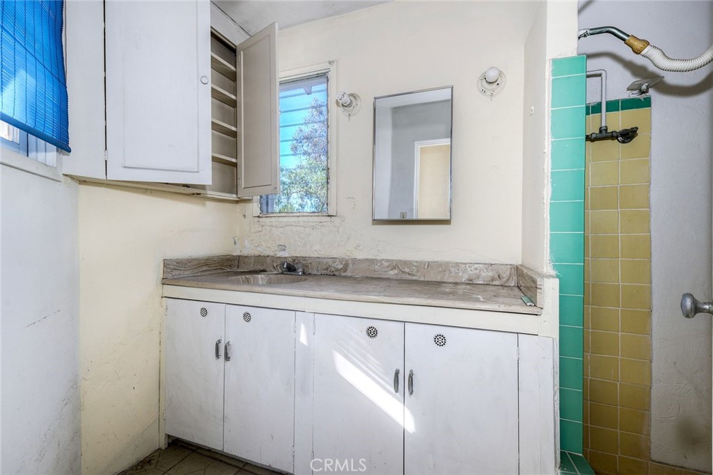 9377 Crest Property Photo 19