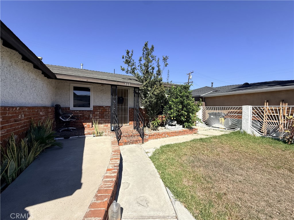 717 E Santa Rita Property Photo 1