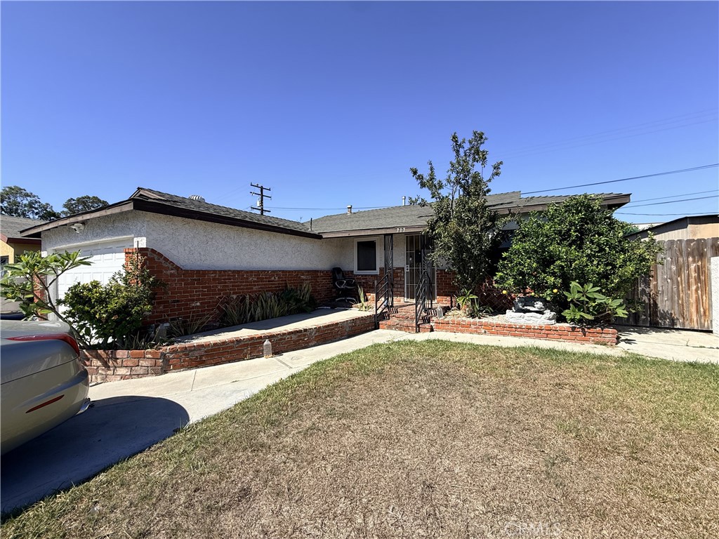 717 E Santa Rita Property Photo 3