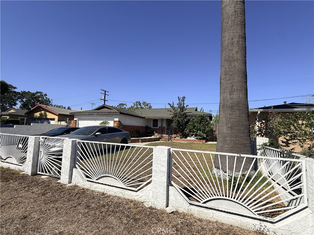 717 E Santa Rita Property Photo 4