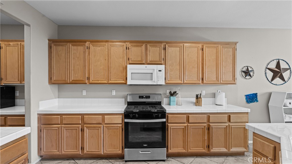 29128 Blue Spruce Property Photo 6
