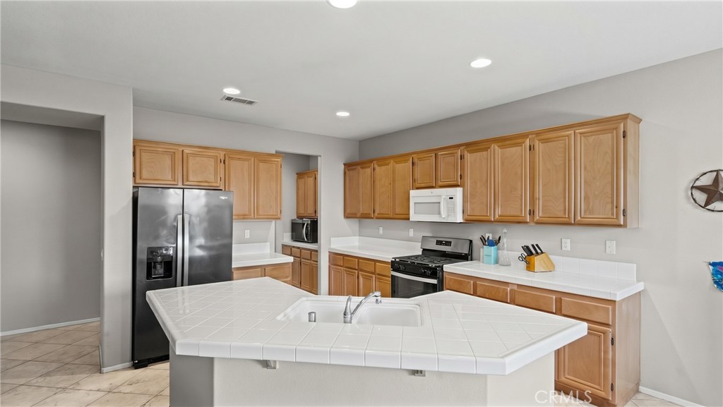29128 Blue Spruce Property Photo 8