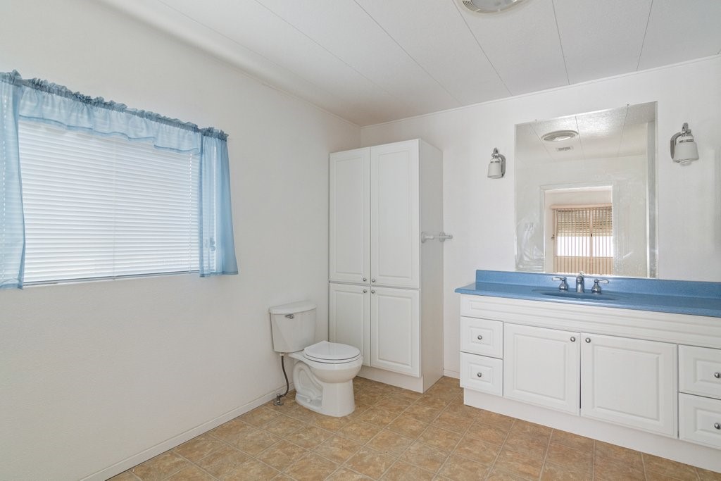618 Seville Property Photo 20