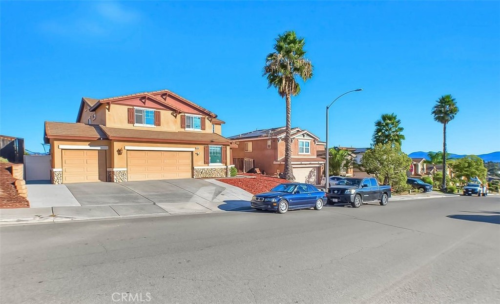 38588 Members Club Property Photo 3