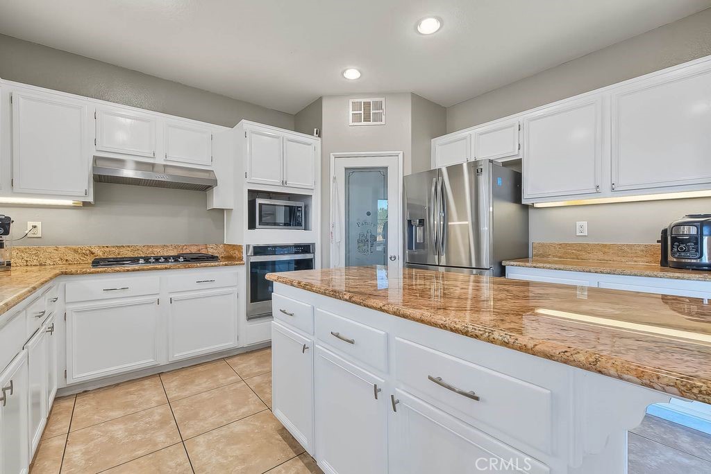 38588 Members Club Property Photo 14