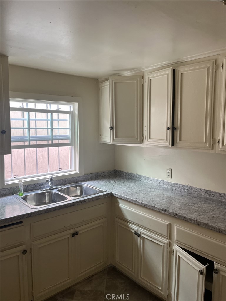 6600 Holmes Avenue Property Photo 4