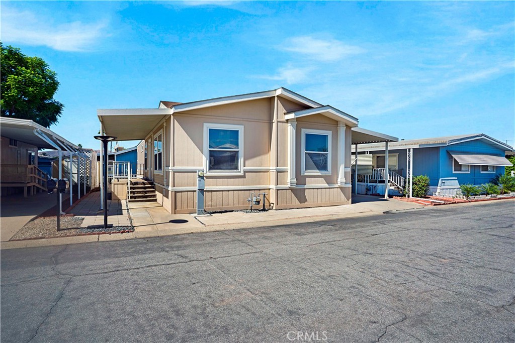 27150 Shadel 175 Property Photo 1