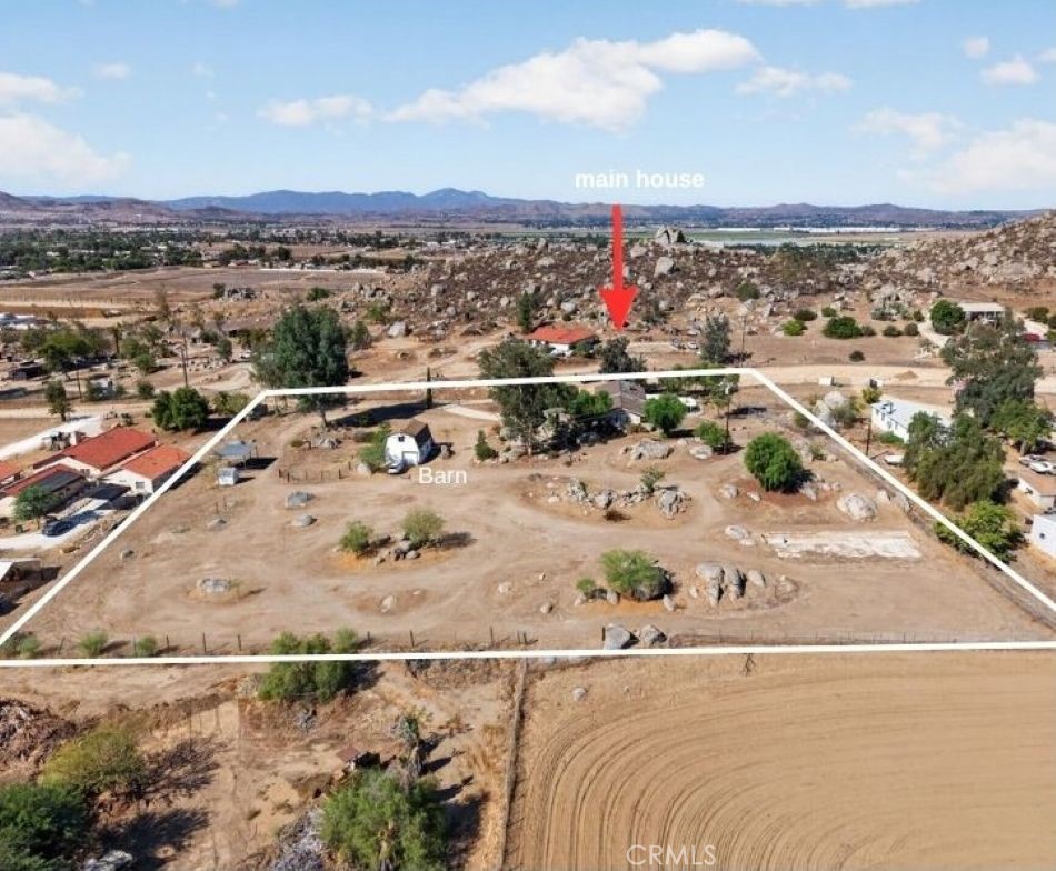 28660 Mapes Property Photo 1