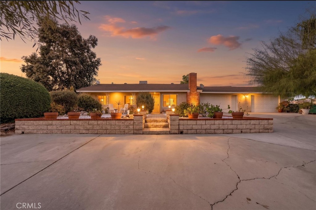 28660 Mapes Property Photo 2