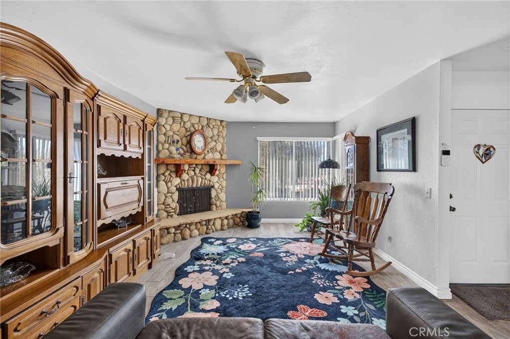 28660 Mapes Property Photo 4
