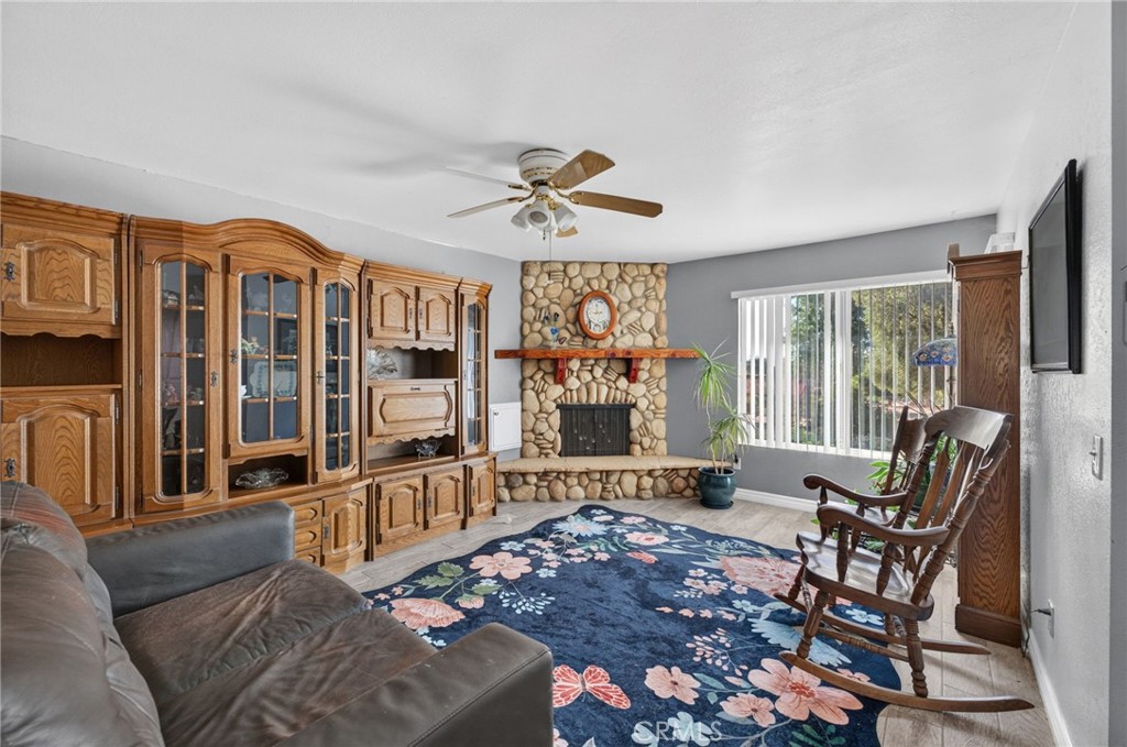 28660 Mapes Property Photo 5