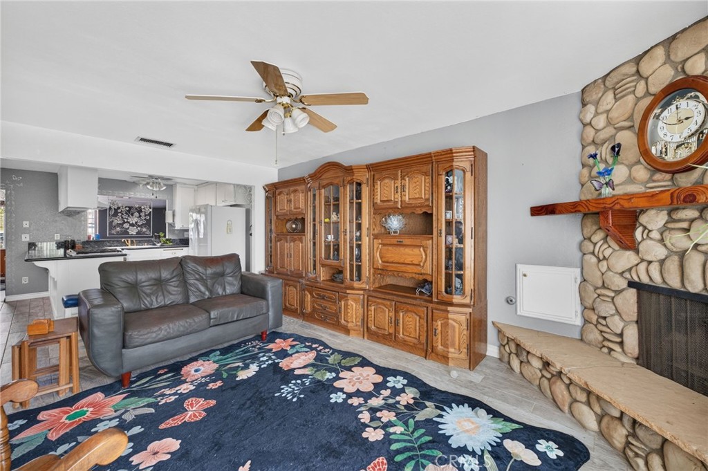 28660 Mapes Property Photo 6