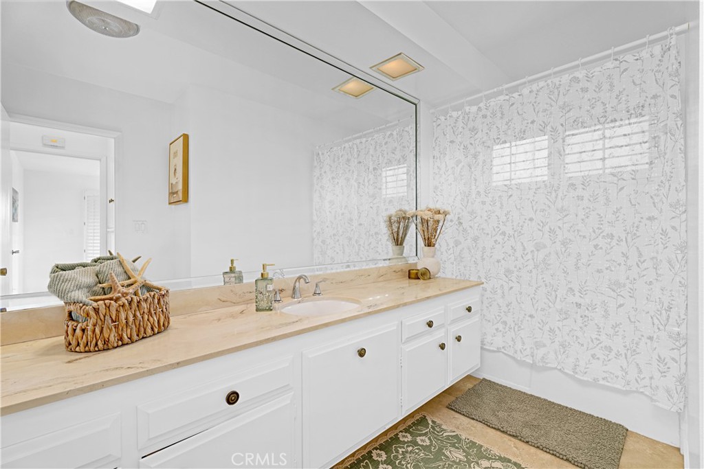1100 Rutland Property Photo 13