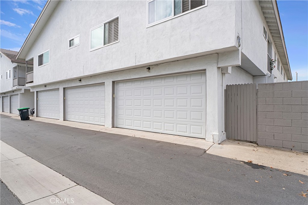 1100 Rutland Property Photo 23