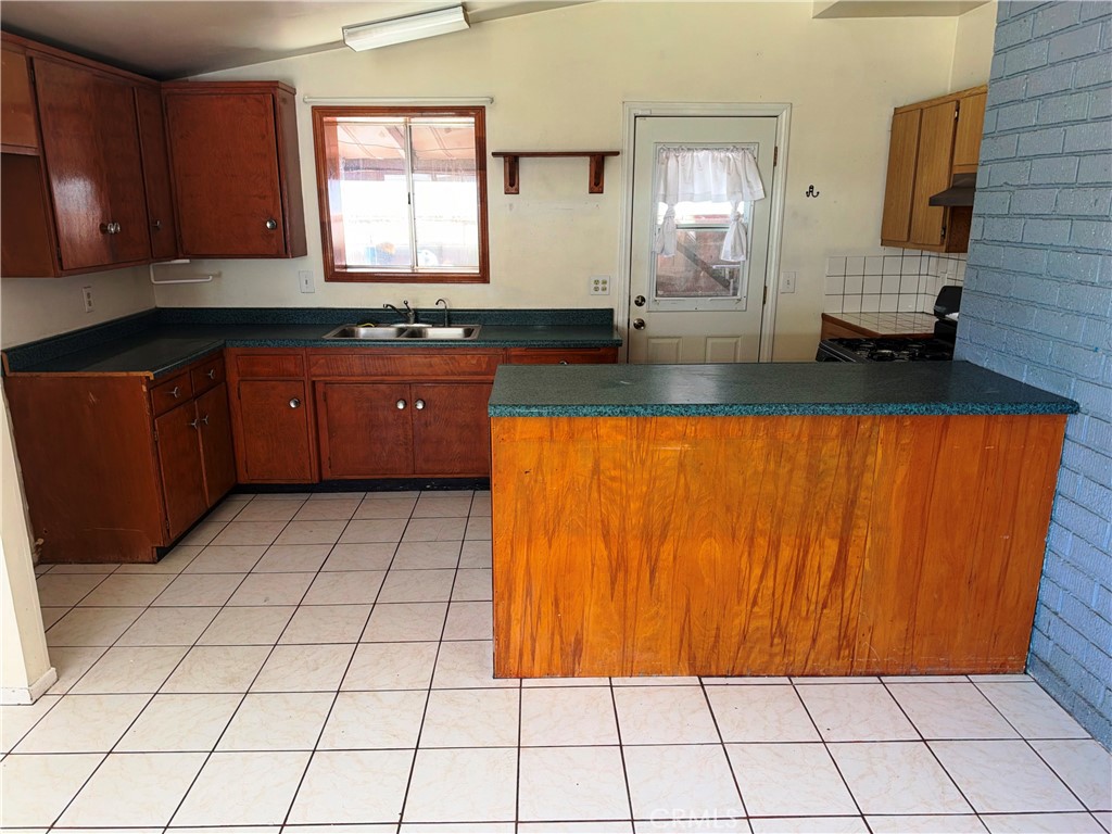 1121 Valiant Property Photo 2