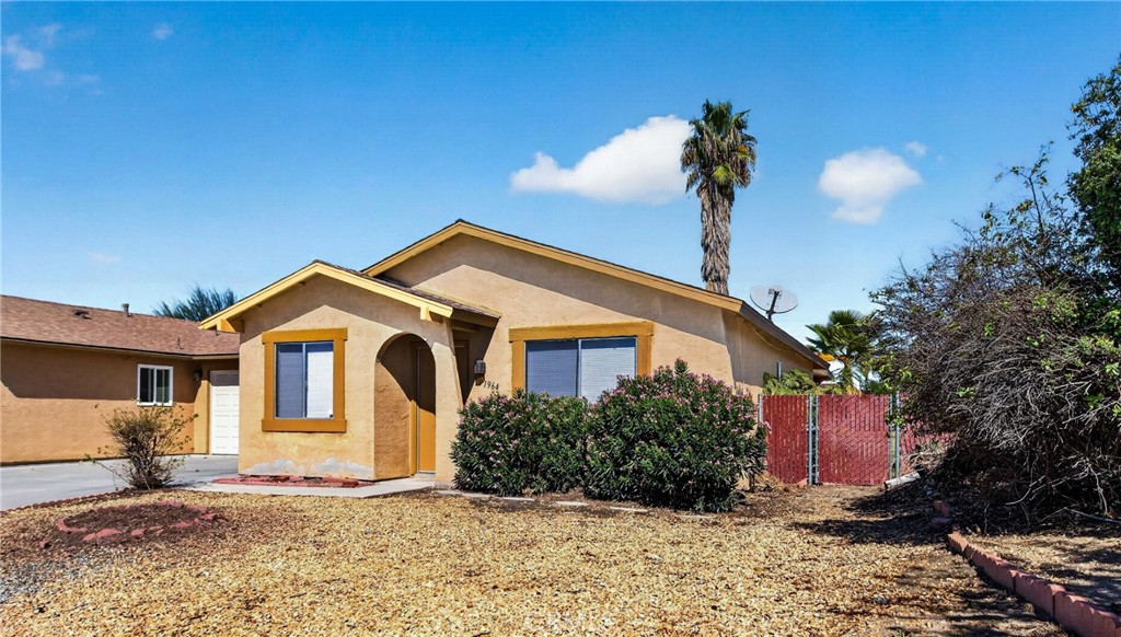 1964 W Oakland Avenue Property Photo 3