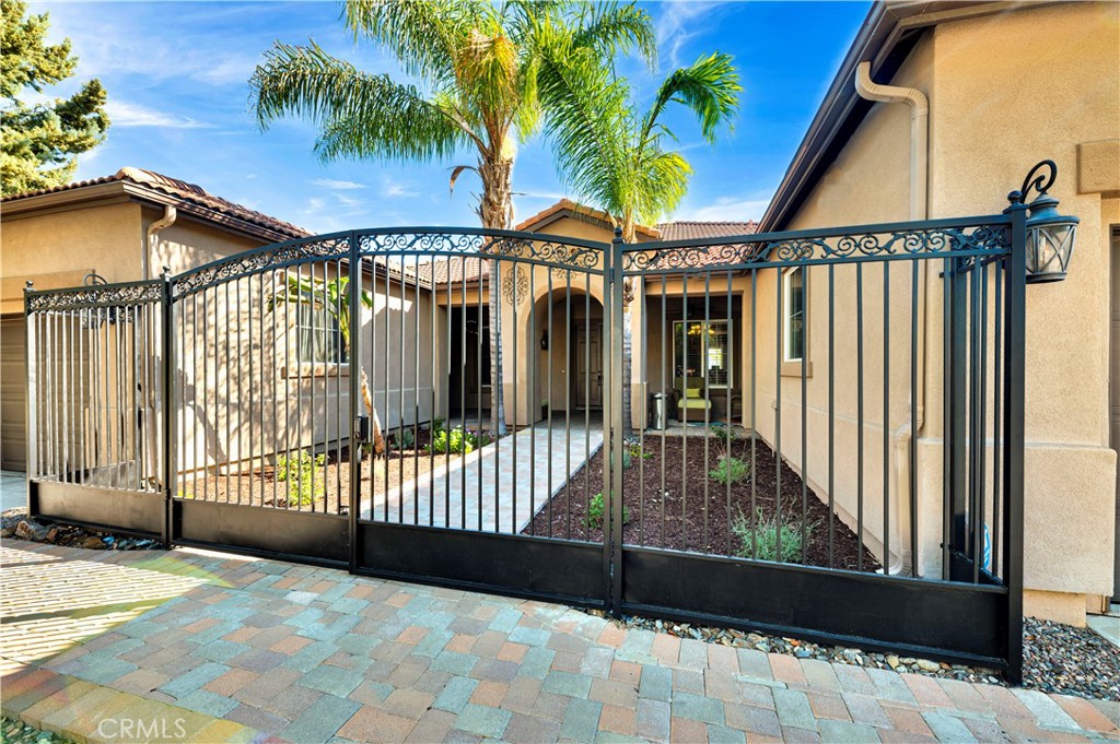 10 Via Palmieki Court Property Photo 3