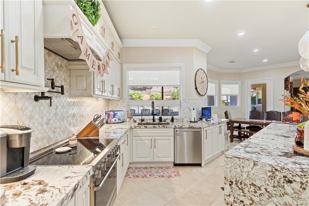 38580 Celine Cove Property Photo 8