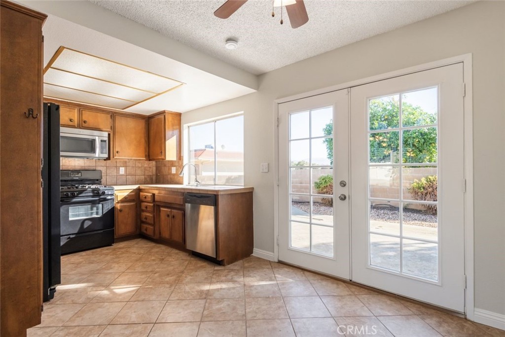 2404 El Rancho Circle Property Photo 8