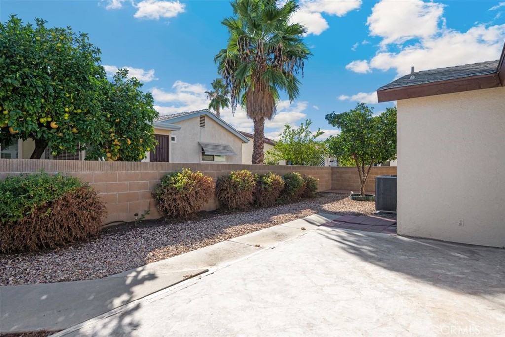 2404 El Rancho Circle Property Photo 25