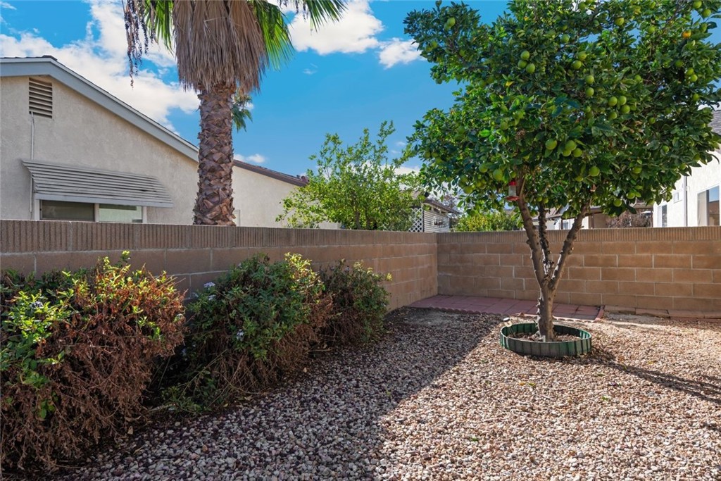 2404 El Rancho Circle Property Photo 28