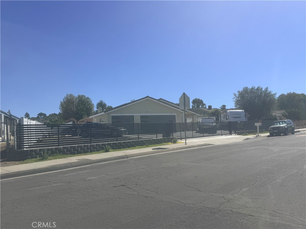 2020 Arcdale Property Photo 1