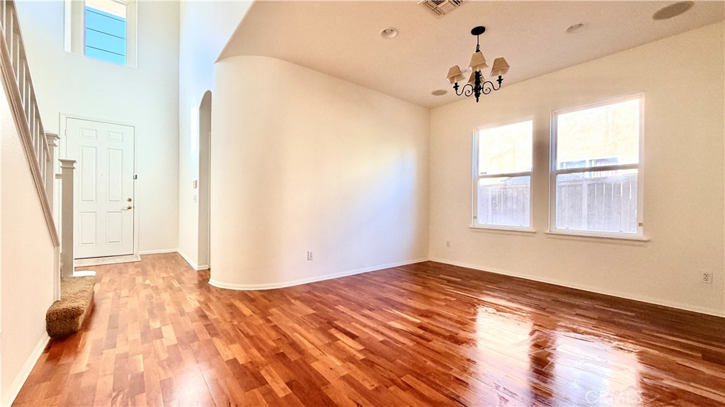 335 Plaza Toluca Property Photo 3