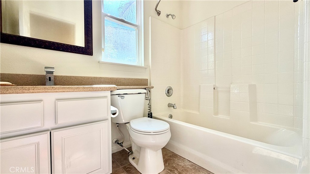 335 Plaza Toluca Property Photo 23