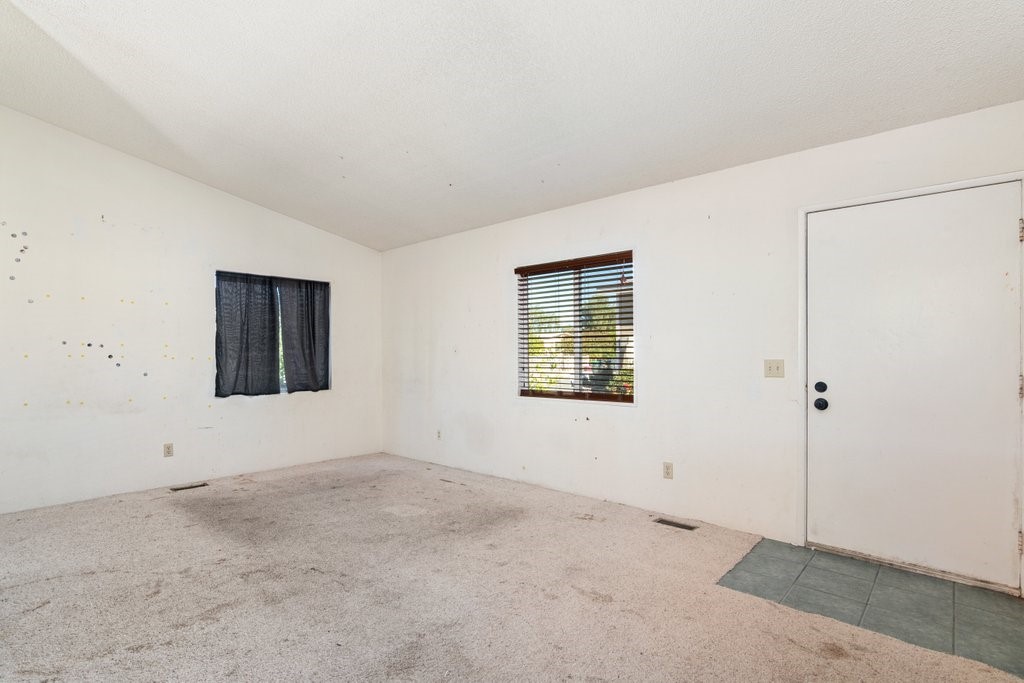 34262 Tractor Property Photo 14