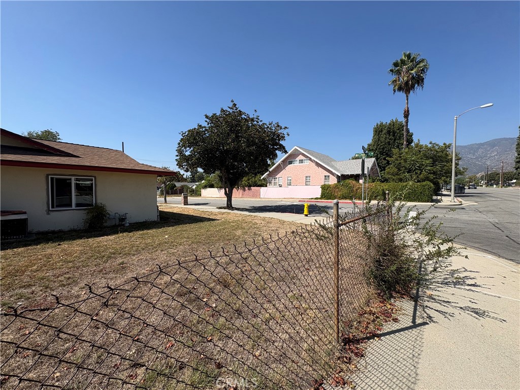 278 E Cherry Property Photo 3