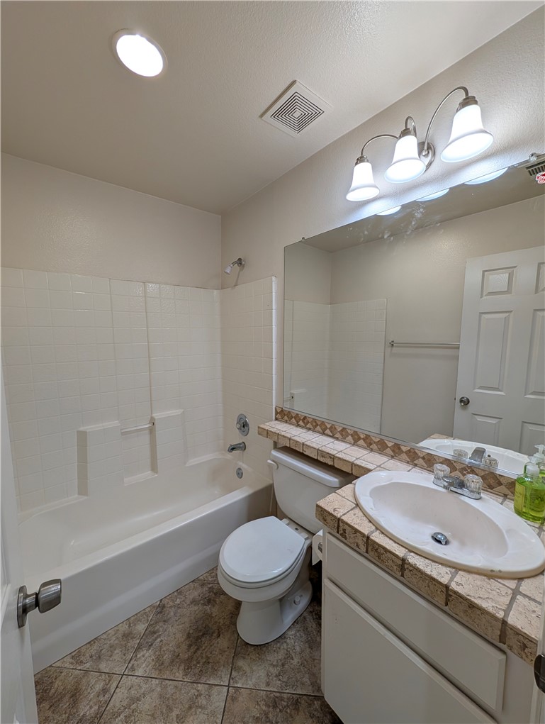 13053 Shubert Property Photo 8