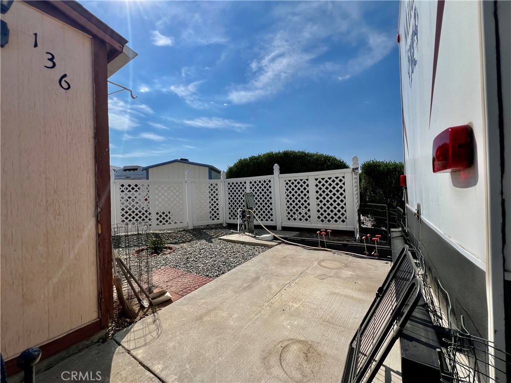 1295 S Cawston Avenue Property Photo 21