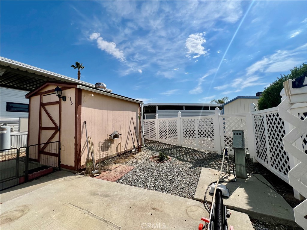 1295 S Cawston Avenue Property Photo 25