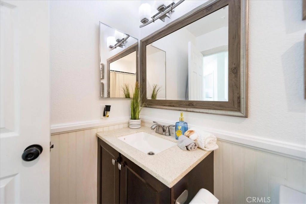1158 W Cornell Property Photo 25