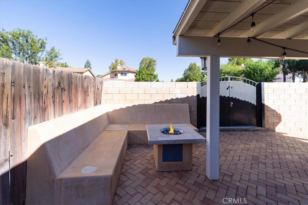 1158 W Cornell Property Photo 52